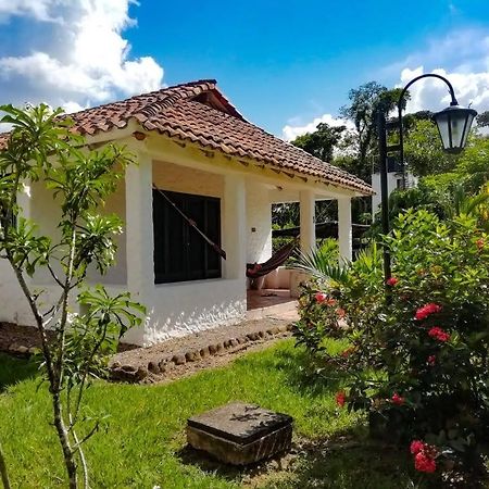 Hotel Campestre Arboretto Вилавиченцио Екстериор снимка