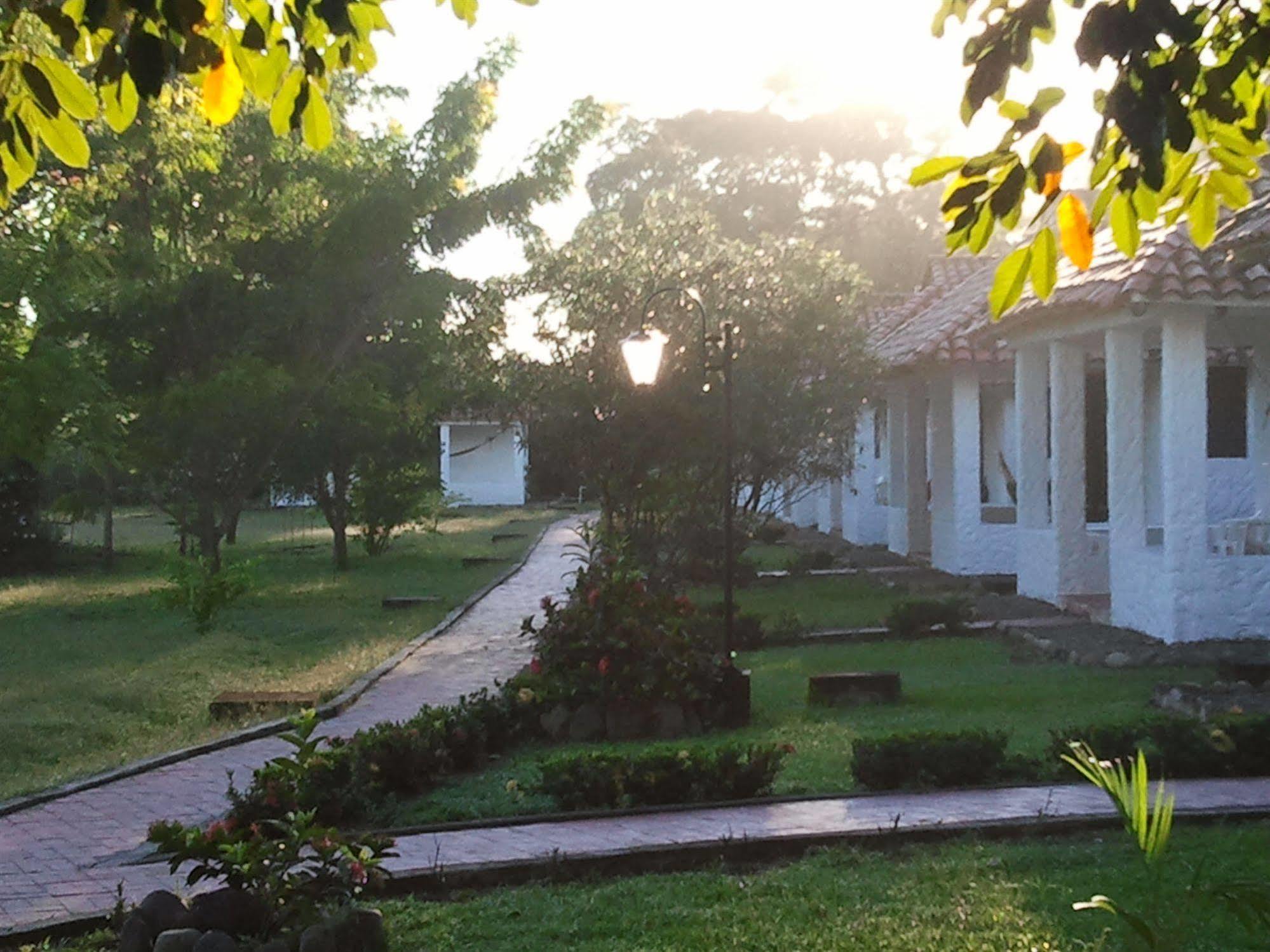 Hotel Campestre Arboretto Вилавиченцио Екстериор снимка