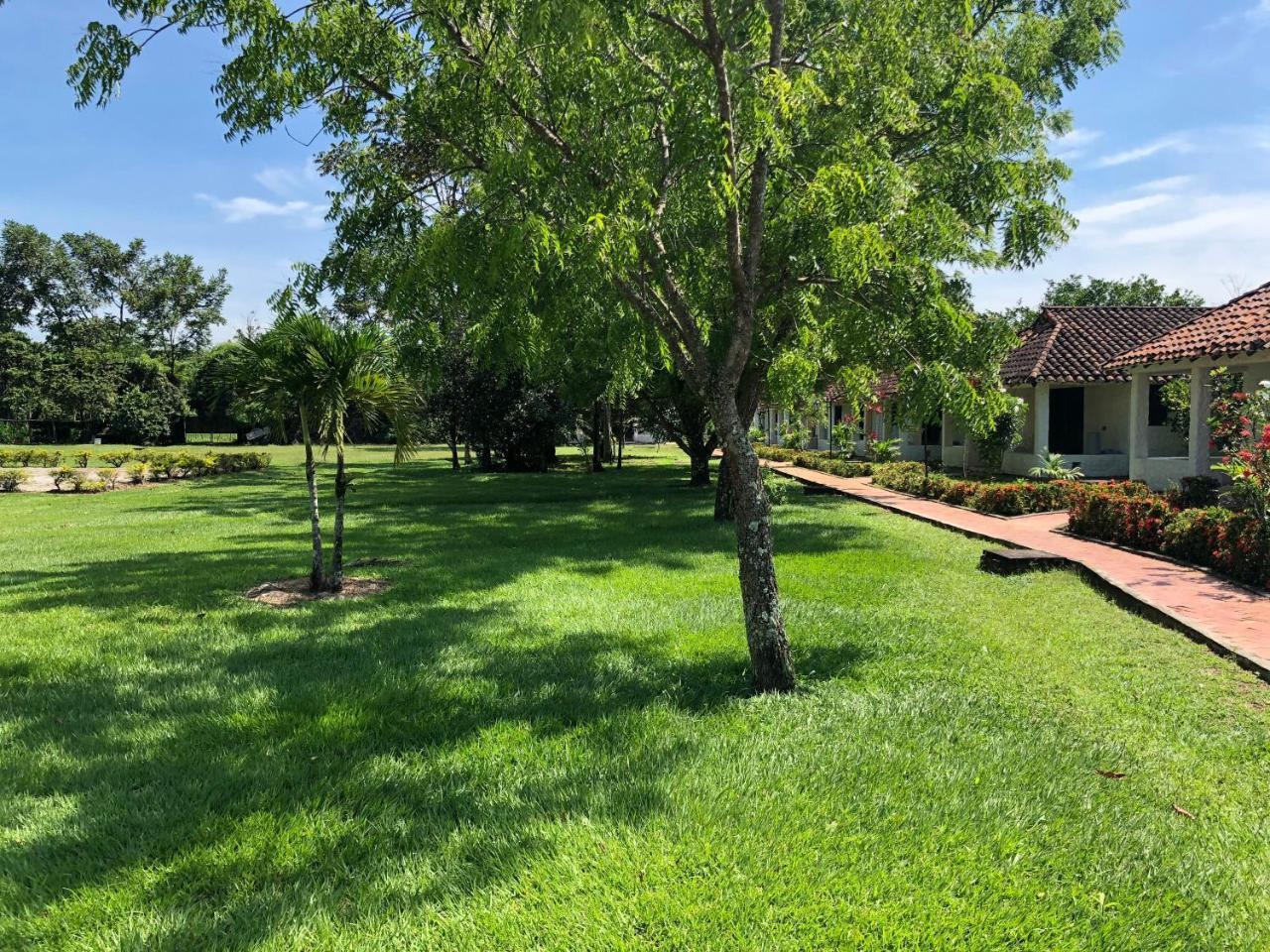 Hotel Campestre Arboretto Вилавиченцио Екстериор снимка