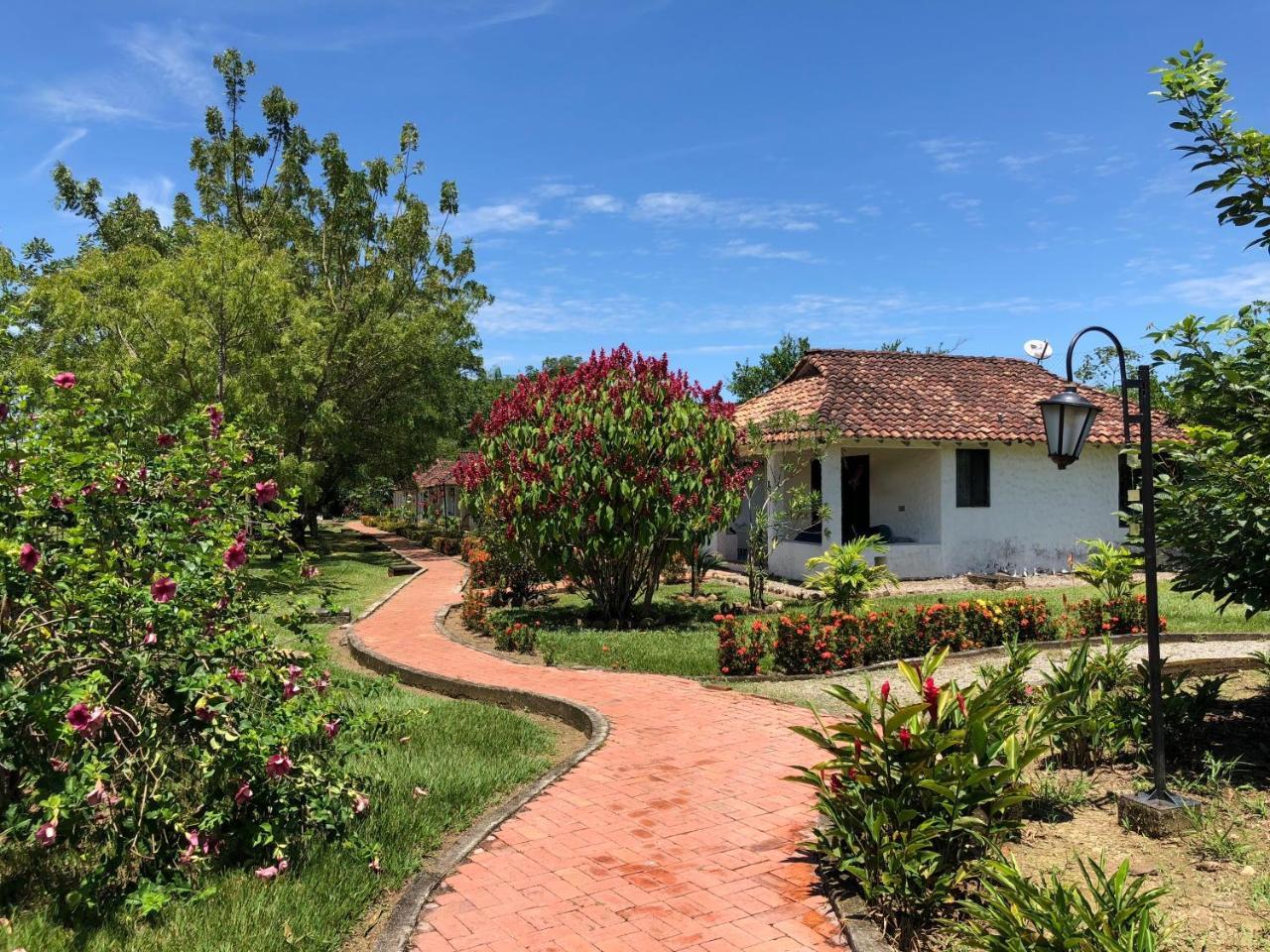 Hotel Campestre Arboretto Вилавиченцио Екстериор снимка